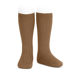 Buy Basic rib knee high socks TOFFEE in the online store Condor. Made in Spain. Visit the KNEE-HIGH RIBBED SOCKS section where you will find more colors and products that you will surely fall in love with. We invite you to take a look around our online store.
