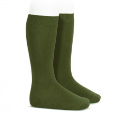 Buy Plain stitch basic knee high socks SEAWEED in the online store Condor. Made in Spain. Visit the KNEE-HIGH PLAIN STITCH SOCKS section where you will find more colors and products that you will surely fall in love with. We invite you to take a look around our online store.