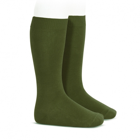 Compra Plain stitch basic knee high socks SEAWEED en la tienda online Condor. Fabricado en España. Visita la sección KNEE-HIGH PLAIN STITCH SOCKS donde encontrarás más colores y productos que seguro que te enamorarán. Te invitamos a darte una vuelta por nuestra tienda online.