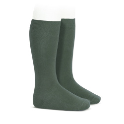 Buy Plain stitch basic knee high socks LICHEN GREEN in the online store Condor. Made in Spain. Visit the KNEE-HIGH PLAIN STITCH SOCKS section where you will find more colors and products that you will surely fall in love with. We invite you to take a look around our online store.