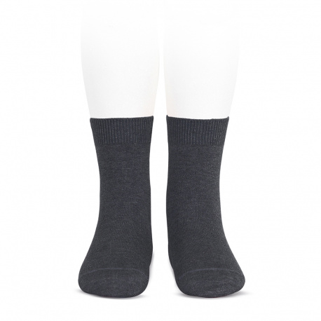 Buy Plain stitch basic short socks ANTHRACITE in the online store Condor. Made in Spain. Visit the SHORT PLAIN STITCH SOCKS section where you will find more colors and products that you will surely fall in love with. We invite you to take a look around our online store.