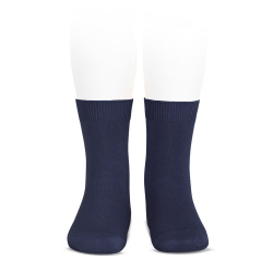 Compra Plain stitch basic short socks NAVY BLUE en la tienda online Condor. Fabricado en España. Visita la sección Basic (62 colours) donde encontrarás más colores y productos que seguro que te enamorarán. Te invitamos a darte una vuelta por nuestra tienda online.