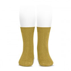 Buy Plain stitch basic short socks MUSTARD in the online store Condor. Made in Spain. Visit the SHORT PLAIN STITCH SOCKS section where you will find more colors and products that you will surely fall in love with. We invite you to take a look around our online store.