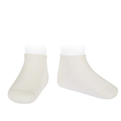 Compra Elastic cotton trainer socks BEIGE en la tienda online Condor. Fabricado en España. Visita la sección TRAINER AND INVISIBLE SOCKS donde encontrarás más colores y productos que seguro que te enamorarán. Te invitamos a darte una vuelta por nuestra tienda online.