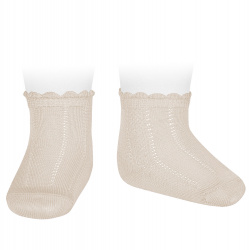 Compra Calcetines cortos labrados LINO en la tienda online Condor. Fabricado en España. Visita la sección Ceremonia bebé donde encontrarás más colores y productos que seguro que te enamorarán. Te invitamos a darte una vuelta por nuestra tienda online.