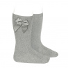 Compra Knee-high socks with grossgrain side bow ALUMINIUM en la tienda online Condor. Fabricado en España. Visita la sección GROSGRAIN BOW SOCKS donde encontrarás más colores y productos que seguro que te enamorarán. Te invitamos a darte una vuelta por nuestra tienda online.