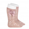 Buy Perle geometric openwork knee high sockswith bow OLD ROSE in the online store Condor. Made in Spain. Visit the BABY ELASTIC OPENWORK SOCKS section where you will find more colors and products that you will surely fall in love with. We invite you to take a look around our online store.