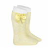 Buy Perle geometric openwork knee high sockswith bow BUTTER in the online store Condor. Made in Spain. Visit the BABY ELASTIC OPENWORK SOCKS section where you will find more colors and products that you will surely fall in love with. We invite you to take a look around our online store.