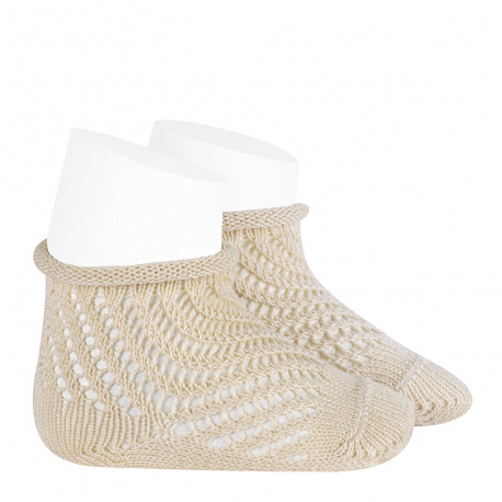 Buy Net openwork perle short socks with rolled cuff LINEN in the online store Condor. Made in Spain. Visit the BABY ELASTIC OPENWORK SOCKS section where you will find more colors and products that you will surely fall in love with. We invite you to take a look around our online store.