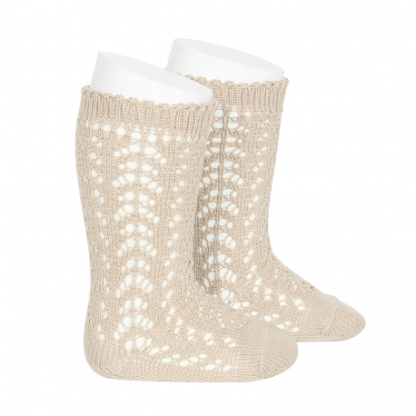 Compra Cotton openwork knee-high socks LINEN en la tienda online Condor. Fabricado en España. Visita la sección BABY OPENWORK SOCKS donde encontrarás más colores y productos que seguro que te enamorarán. Te invitamos a darte una vuelta por nuestra tienda online.