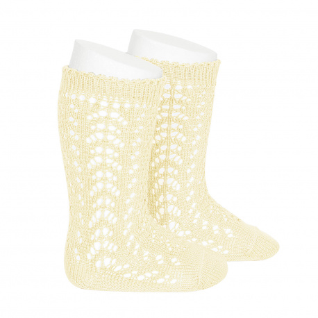 Buy Cotton openwork knee-high socks BUTTER in the online store Condor. Made in Spain. Visit the BABY OPENWORK SOCKS section where you will find more colors and products that you will surely fall in love with. We invite you to take a look around our online store.