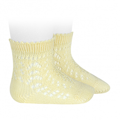Compra Cotton openwork short socks BUTTER en la tienda online Condor. Fabricado en España. Visita la sección BABY OPENWORK SOCKS donde encontrarás más colores y productos que seguro que te enamorarán. Te invitamos a darte una vuelta por nuestra tienda online.