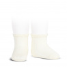 Compra Perle side openwork short socks BEIGE en la tienda online Condor. Fabricado en España. Visita la sección BABY SPIKE OPENWORK SOCKS donde encontrarás más colores y productos que seguro que te enamorarán. Te invitamos a darte una vuelta por nuestra tienda online.