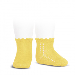 Compra Perle side openwork short socks LIMONCELLO en la tienda online Condor. Fabricado en España. Visita la sección BABY SPIKE OPENWORK SOCKS donde encontrarás más colores y productos que seguro que te enamorarán. Te invitamos a darte una vuelta por nuestra tienda online.