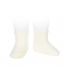 Compra Short socks with patterned cuff BEIGE en la tienda online Condor. Fabricado en España. Visita la sección WARM COTTON BASIC BABY SOCKS donde encontrarás más colores y productos que seguro que te enamorarán. Te invitamos a darte una vuelta por nuestra tienda online.