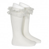 Buy Tulle ruffle knee-high socks CREAM in the online store Condor. Made in Spain. Visit the GIRL SPECIAL SOCKS section where you will find more colors and products that you will surely fall in love with. We invite you to take a look around our online store.