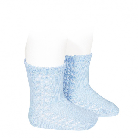 Compra Baby side openwork short socks BABY BLUE en la tienda online Condor. Fabricado en España. Visita la sección WARM OPENWORK BABY SOCKS donde encontrarás más colores y productos que seguro que te enamorarán. Te invitamos a darte una vuelta por nuestra tienda online.