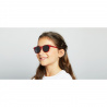Achetez chez Lunettes de soleil enfant de 5 a 10 ans ROUGE sur le site online Condor. Fabriqué en Espagne. Visitez notre section IZIPIZI ou vous trouverez plus de couleurs et produits que vous allez adorer. Nous vous invitons a visiter notre boutique en ligne.