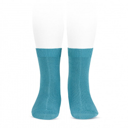 Compra Plain stitch basic short socks STONE BLUE en la tienda online Condor. Fabricado en España. Visita la sección SOCKS donde encontrarás más colores y productos que seguro que te enamorarán. Te invitamos a darte una vuelta por nuestra tienda online.