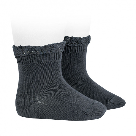 Buy Short socks with lace edging cuff COAL in the online store Condor. Made in Spain. Visit the LACE TRIM SOCKS section where you will find more colors and products that you will surely fall in love with. We invite you to take a look around our online store.