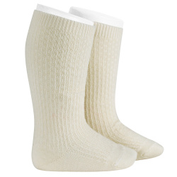 Compra Merino wool-blend patterned knee socks BEIGE en la tienda online Condor. Fabricado en España. Visita la sección PATTERNED BABY SOCKS donde encontrarás más colores y productos que seguro que te enamorarán. Te invitamos a darte una vuelta por nuestra tienda online.