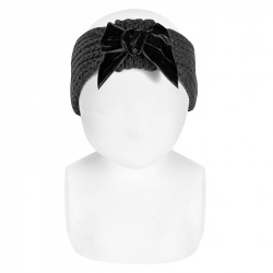 Buy English stitch turban urban with velvetbow BLACK in the online store Condor. Made in Spain. Visit the HAIR ACCESSORIES section where you will find more colors and products that you will surely fall in love with. We invite you to take a look around our online store.