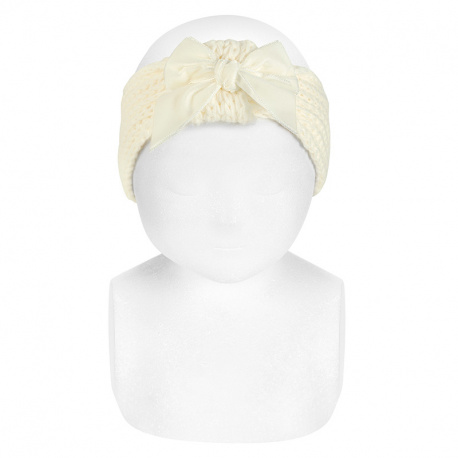 Buy English stitch turban urban with velvetbow BEIGE in the online store Condor. Made in Spain. Visit the HAIR ACCESSORIES section where you will find more colors and products that you will surely fall in love with. We invite you to take a look around our online store.