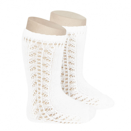 Compra Side openwork knee-high warm-cotton socks WHITE en la tienda online Condor. Fabricado en España. Visita la sección WARM OPENWORK BABY SOCKS donde encontrarás más colores y productos que seguro que te enamorarán. Te invitamos a darte una vuelta por nuestra tienda online.