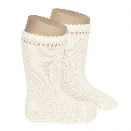 Compra Perle knee high socks BEIGE en la tienda online Condor. Fabricado en España. Visita la sección PERLE BABY SOCKS donde encontrarás más colores y productos que seguro que te enamorarán. Te invitamos a darte una vuelta por nuestra tienda online.