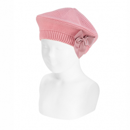 Buy Garter stitch beret with grossgrain bow PALE PINK in the online store Condor. Made in Spain. Visit the ACCESSORIES FOR KIDS section where you will find more colors and products that you will surely fall in love with. We invite you to take a look around our online store.