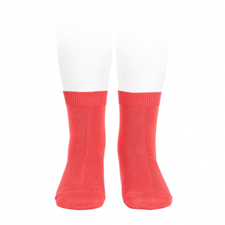 Compra Plain stitch basic short socks CORAL en la tienda online Condor. Fabricado en España. Visita la sección SHORT PLAIN STITCH SOCKS donde encontrarás más colores y productos que seguro que te enamorarán. Te invitamos a darte una vuelta por nuestra tienda online.