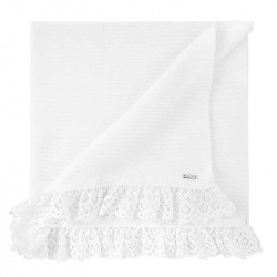 Buy the Garter stitch lace shawl WHITE made of 100% cotton. Exclusive garment from our newborn collection. Enveloping design in soft point that offers comfort to the baby in his moments of rest. Available in various colors that match condor tights, baby tights, socks and cardigans. Designed in Barcelona, ​​made in Spain. {default_category}. Very comfortable and high quality Condor. Within SHAWLS, you will also find other types of clothing that you can match with Garter stitch lace shawl WHITE. We recommend you take a tour of our online store.