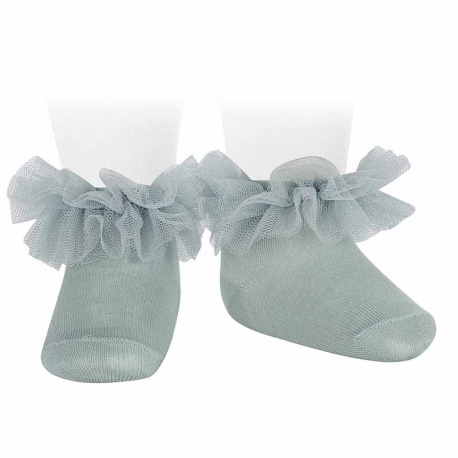 Buy Frill tulle ankle socks SEA MIST in the online store Condor. Made in Spain. Visit the LACE AND TULLE BABY SOCKS section where you will find more colors and products that you will surely fall in love with. We invite you to take a look around our online store.