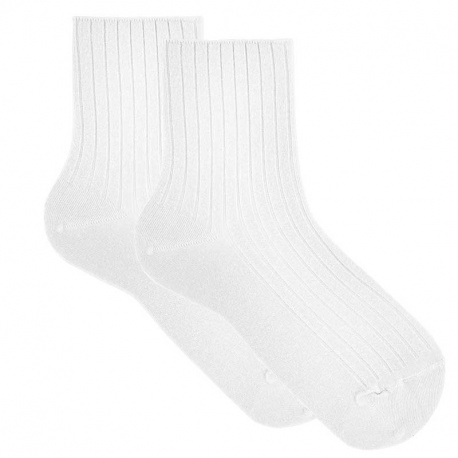 Buy Modal loose fitting socks with rib for women WHITE in the online store Condor. Made in Spain. Visit the WOMAN SPRING SOCKS section where you will find more colors and products that you will surely fall in love with. We invite you to take a look around our online store.