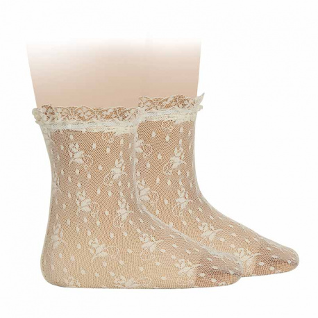 Buy Ceremony silk lace souquet BEIGE in the online store Condor. Made in Spain. Visit the CEREMONY FOR GIRL section where you will find more colors and products that you will surely fall in love with. We invite you to take a look around our online store.