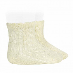 Buy Perle openwork socks with waved cuff BEIGE in the online store Condor. Made in Spain. Visit the BABY OPENWORK SOCKS section where you will find more colors and products that you will surely fall in love with. We invite you to take a look around our online store.
