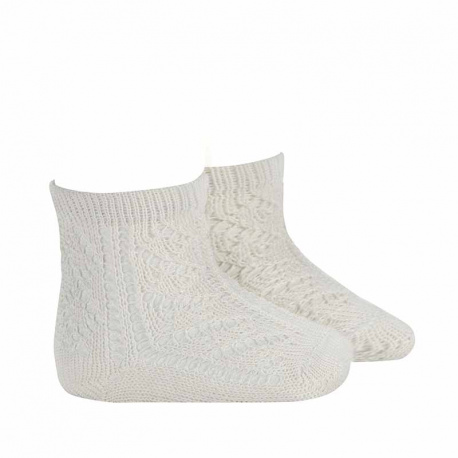 Buy Openwork extrafine perle short socks CREAM in the online store Condor. Made in Spain. Visit the EXTRAFINE OPENWORK SOCKS section where you will find more colors and products that you will surely fall in love with. We invite you to take a look around our online store.