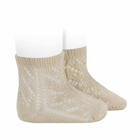 Buy Openwork extrafine perle short socks LINEN in the online store Condor. Made in Spain. Visit the EXTRAFINE OPENWORK SOCKS section where you will find more colors and products that you will surely fall in love with. We invite you to take a look around our online store.