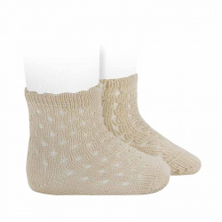 Buy Openwork extrafine perle socks with waved cuff LINEN in the online store Condor. Made in Spain. Visit the EXTRAFINE OPENWORK SOCKS section where you will find more colors and products that you will surely fall in love with. We invite you to take a look around our online store.