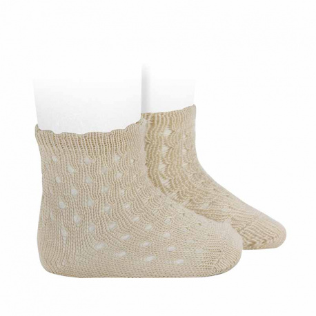 Buy Openwork extrafine perle socks with waved cuff LINEN in the online store Condor. Made in Spain. Visit the EXTRAFINE OPENWORK SOCKS section where you will find more colors and products that you will surely fall in love with. We invite you to take a look around our online store.