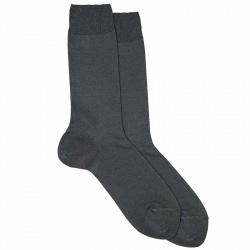 Buy Loose fitting cotton socks for men DARK GREY in the online store Condor. Made in Spain. Visit the SPRING MAN SOCKS section where you will find more colors and products that you will surely fall in love with. We invite you to take a look around our online store.
