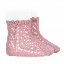 Buy Perle openwork socks with waved cuff PALE PINK in the online store Condor. Made in Spain. Visit the BABY OPENWORK SOCKS section where you will find more colors and products that you will surely fall in love with. We invite you to take a look around our online store.