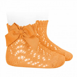 Buy Perle openwork short socks with grossgrain bow PEACH in the online store Condor. Made in Spain. Visit the BABY OPENWORK SOCKS section where you will find more colors and products that you will surely fall in love with. We invite you to take a look around our online store.