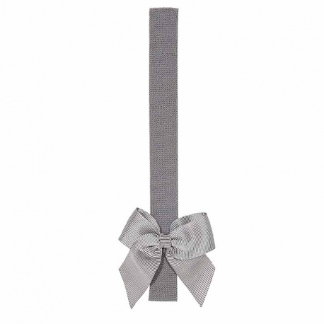 Buy Baby headband with small grosgrain bow ALUMINIUM in the online store Condor. Made in Spain. Visit the HAIR ACCESSORIES section where you will find more colors and products that you will surely fall in love with. We invite you to take a look around our online store.