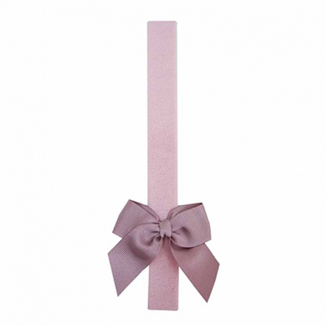 Buy Baby headband with small grosgrain bow PALE PINK in the online store Condor. Made in Spain. Visit the HAIR ACCESSORIES section where you will find more colors and products that you will surely fall in love with. We invite you to take a look around our online store.