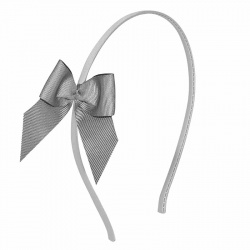 Buy Tthin headband with grosgrain bow LIGHT GREY in the online store Condor. Made in Spain. Visit the HAIR ACCESSORIES section where you will find more colors and products that you will surely fall in love with. We invite you to take a look around our online store.