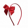Buy Tthin headband with grosgrain bow RED in the online store Condor. Made in Spain. Visit the HAIR ACCESSORIES section where you will find more colors and products that you will surely fall in love with. We invite you to take a look around our online store.