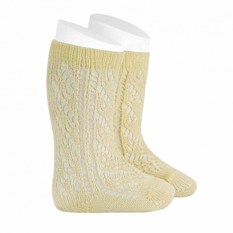 Buy Openwork extrafine perle knee socks BUTTER in the online store Condor. Made in Spain. Visit the EXTRAFINE OPENWORK SOCKS section where you will find more colors and products that you will surely fall in love with. We invite you to take a look around our online store.