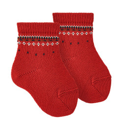 Compra Merino wool-blend border short socks RED en la tienda online Condor. Fabricado en España. Visita la sección Fancy baby socks donde encontrarás más colores y productos que seguro que te enamorarán. Te invitamos a darte una vuelta por nuestra tienda online.