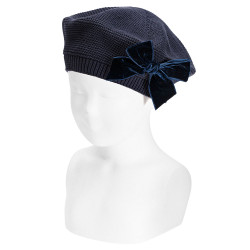 Buy Garter stitch beret with velvet bow NAVY BLUE in the online store Condor. Made in Spain. Visit the ACCESSORIES FOR KIDS section where you will find more colors and products that you will surely fall in love with. We invite you to take a look around our online store.